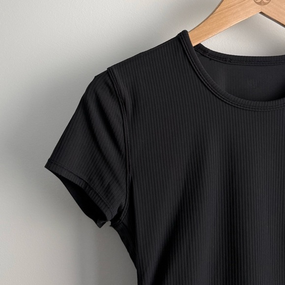 lululemon all it takes back-twist short sleeve - Picture 4 of 14